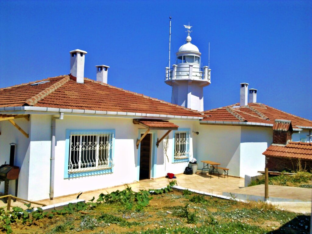 Bozburun Feneri Armutlu deniz manzarası