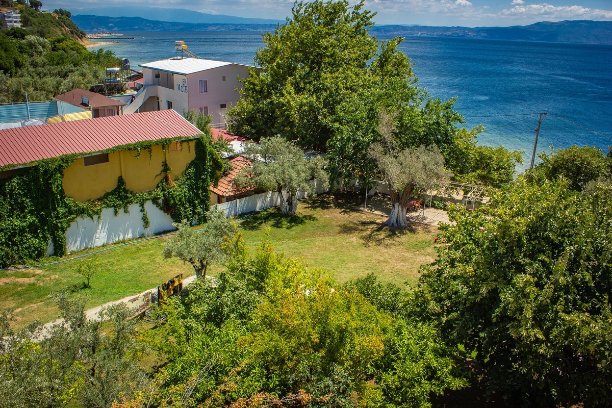Armutlu Fıstıklı plajı denize sıfır konaklama manzarası
